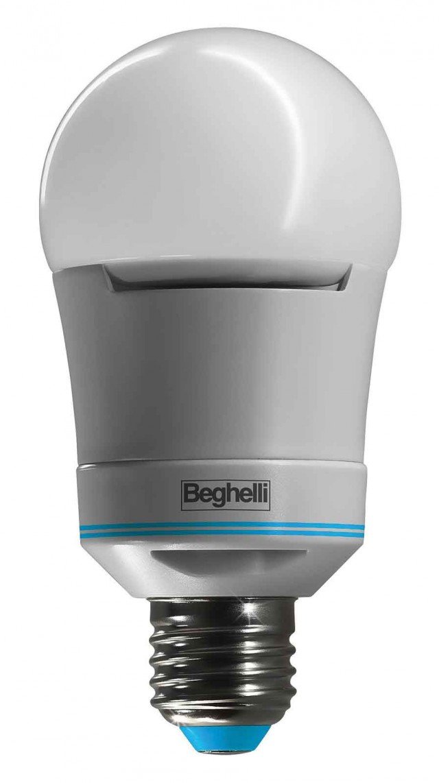 lampadina 10 W si accende anche senza corrente elettrica Sorpresa PowerLed di Beghelli lampadina 10 W si accende anche senza corrente elettrica Sorpresa PowerLed di Beghelli