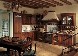 cucina con cappa in muratura e top in marmo Doralice di Marchi Cucine cucina con cappa in muratura e top in marmo Doralice di Marchi Cucine