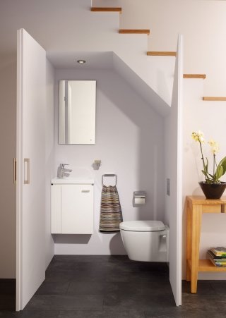 lavamani in ceramica bianca con mobile bianco lucido e wc sospeso piccolo Connect Space 5.1 di Ideal Standard lavamani in ceramica bianca con mobile bianco lucido e wc sospeso piccolo Connect Space 5.1 di Ideal Standard