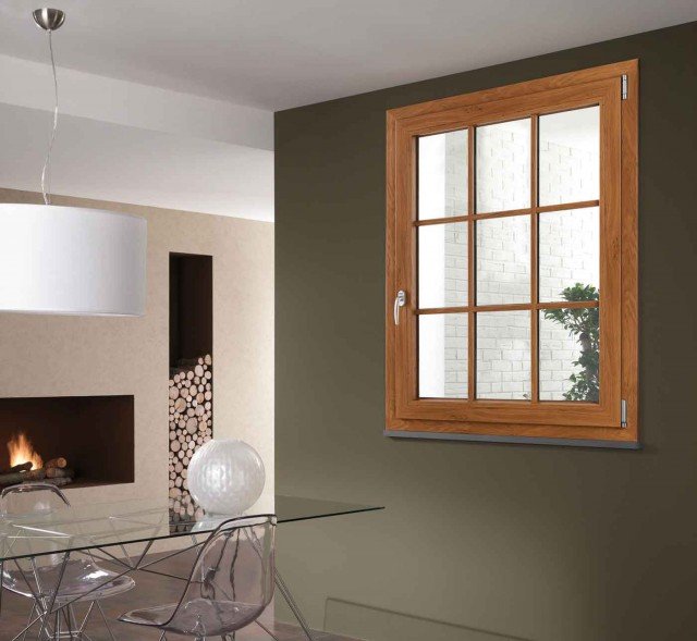 <strong>La finestra in PVC ad anta singola di Fossati Serramenti</strong> ha inglesina da 25 mm e finitura Winchester. Il sistema Climatek di cui è dotata è composto da profili Veka in classe “A”, estrusi con mescole in classe “S”, struttura da 82 mm e 6 camere a tripla guarnizione di battuta in TPE/EPDM. Ha anta con nottolini antieffrazione e incontri telaio inferiori e superiori antieffrazione in acciaio. Prezzo su preventivo.<strong> <br /></strong> <strong>La finestra in PVC ad anta singola di Fossati Serramenti</strong> ha inglesina da 25 mm e finitura Winchester. Il sistema Climatek di cui è dotata è composto da profili Veka in classe “A”, estrusi con mescole in classe “S”, struttura da 82 mm e 6 camere a tripla guarnizione di battuta in TPE/EPDM. Ha anta con nottolini antieffrazione e incontri telaio inferiori e superiori antieffrazione in acciaio. Prezzo su preventivo.<strong> <br /></strong>