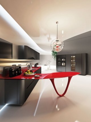 rivestimento cucina nero micalizzato opaco Nero Extra con profili sottotop laccato metallizzato rosso 458 Ola 25 Limited Edition di Snaidero rivestimento cucina nero micalizzato opaco Nero Extra con profili sottotop laccato metallizzato rosso 458 Ola 25 Limited Edition di Snaidero