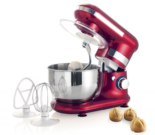 L’impastatrice planetaria Art. 55438 di Brandani in abs con inserti in acciaio inox è regolabile su 6 velocità. Con motore da 450 watt, è disponibile nei colori rosso ed avorio e è fornita con ciotola capiente 1,2 kg e tre accessori: frusta, uncino e battitore. Prezzo 150 euro. www.brandani.it L’impastatrice planetaria Art. 55438 di Brandani in abs con inserti in acciaio inox è regolabile su 6 velocità. Con motore da 450 watt, è disponibile nei colori rosso ed avorio e è fornita con ciotola capiente 1,2 kg e tre accessori: frusta, uncino e battitore. Prezzo 150 euro. www.brandani.it