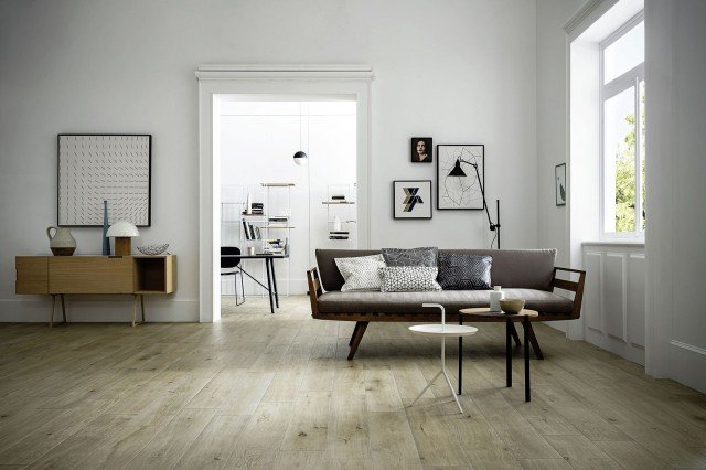 Imitano il legno i listoni della collezione TreverkEver di Marazzi. Ideali in ambienti interni, sono disponibili nell'unico formato da 20 x 120 cm per la posa a correre. Prezzo su richiesta. www.marazzi.it Imitano il legno i listoni della collezione TreverkEver di Marazzi. Ideali in ambienti interni, sono disponibili nell'unico formato da 20 x 120 cm per la posa a correre. Prezzo su richiesta. www.marazzi.it