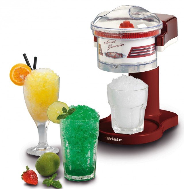 Sweet Granita di Ariete permette di preparare granite e cocktail facilmente e velocemente: basta inserire il ghiaccio a cubetti, azionare, aggiungere lo sciroppo o l’alcolico preferito. Ha una potenza di 85 Watt, un cestello tritaghiaccio removibile, una lama in acciaio Inox, coperchio ON/OFF con sistema di sicurezza. Misura L 230 x P 155 x H 185 mm. Prezzo: 35,00 euro www.ariete.net Sweet Granita di Ariete permette di preparare granite e cocktail facilmente e velocemente: basta inserire il ghiaccio a cubetti, azionare, aggiungere lo sciroppo o l’alcolico preferito. Ha una potenza di 85 Watt, un cestello tritaghiaccio removibile, una lama in acciaio Inox, coperchio ON/OFF con sistema di sicurezza. Misura L 230 x P 155 x H 185 mm. Prezzo: 35,00 euro www.ariete.net