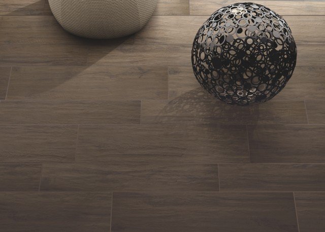 La serie Tavolato di Casalgrande Padana segna l'evoluzione della linea Granitoker in gres porcellanato smaltato. La superficie irregolare richiama al tatto la trama materica del legno con lavorazione taglio sega. Disponibile in listelli da 15 x 120, 20 x 120, 60 x 120 e 30 x 120 cm oppure in quadrotti da 30 x 30 e 60 x 60 cm. Prezzo su richiesta. www.casalgrandepadana.it La serie Tavolato di Casalgrande Padana segna l'evoluzione della linea Granitoker in gres porcellanato smaltato. La superficie irregolare richiama al tatto la trama materica del legno con lavorazione taglio sega. Disponibile in listelli da 15 x 120, 20 x 120, 60 x 120 e 30 x 120 cm oppure in quadrotti da 30 x 30 e 60 x 60 cm. Prezzo su richiesta. www.casalgrandepadana.it