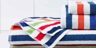 Asciugamani per il bagno: come scegliere materiali e colori
