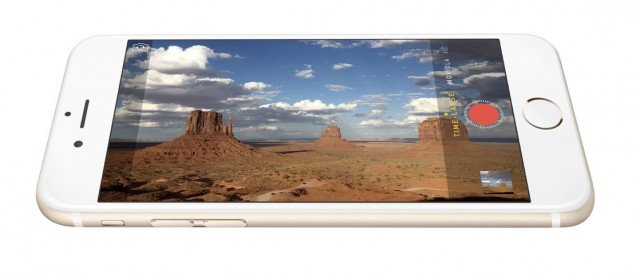 In Italia l'iPhone 6 sarà ordinabile a partire dal 26 settembre; per il modello da 16 Giga il prezzo parte da 729 euro mentre il modello Plus parte da 839 euro. www.apple.com/it In Italia l'iPhone 6 sarà ordinabile a partire dal 26 settembre; per il modello da 16 Giga il prezzo parte da 729 euro mentre il modello Plus parte da 839 euro. www.apple.com/it