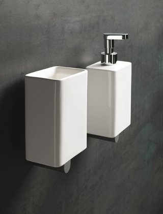 dosatore di sapone in ceramica a parete serie Living di Stilhaus dosatore di sapone in ceramica a parete serie Living di Stilhaus