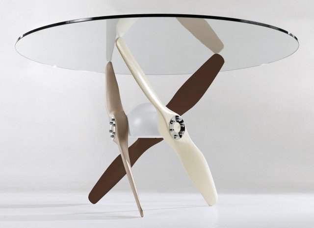 Tupolev di Colico Design è un tavolo con basamento in frassino laccato a poro aperto e piano in cristallo di spessore mm 12. E’ disponibile nelle misure di piano: Ø cm 110, Ø cm 120, Ø cm 130. Prezzo da 1.830 euro. www.colicodesign.com Tupolev di Colico Design è un tavolo con basamento in frassino laccato a poro aperto e piano in cristallo di spessore mm 12. E’ disponibile nelle misure di piano: Ø cm 110, Ø cm 120, Ø cm 130. Prezzo da 1.830 euro. www.colicodesign.com