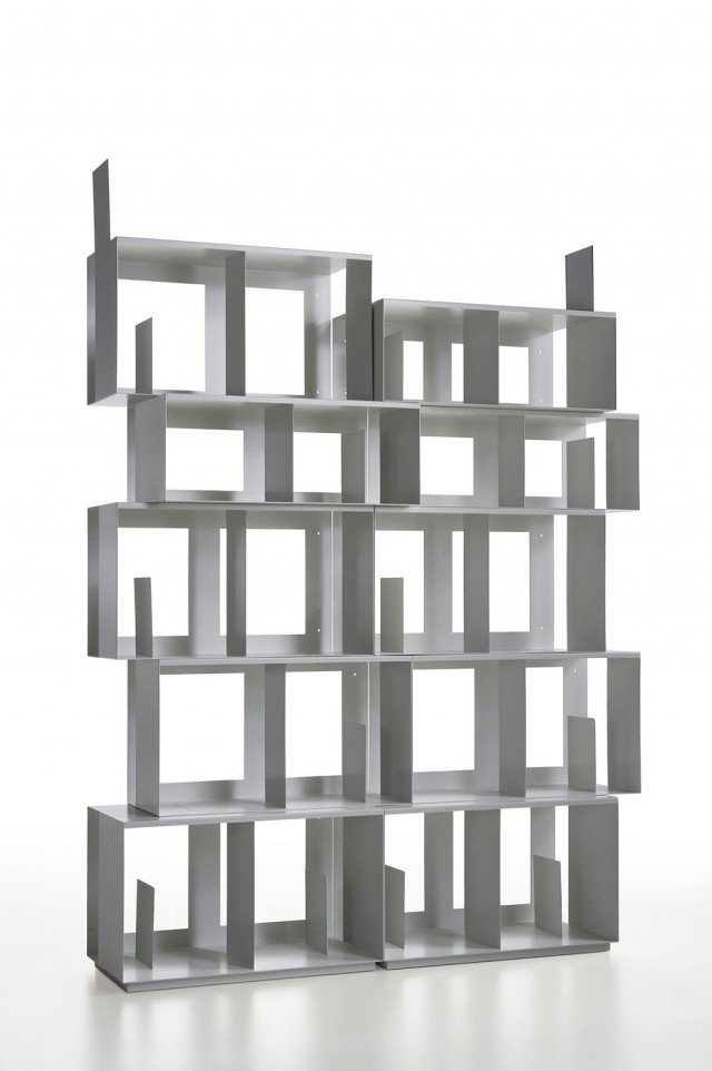 Shelfmade System di YouEditDesign ha due diverse profondità e altrettante altezze per innumerevoli composizioni, tutte senza necessità di viti. Di lamiera metallica verniciata, è disponibile nei colori bianco, grigio scuro e chiaro, ma può essere ordinata anche in altre tinte su richiesta. Misura L 151 x P 30 x H 201 cm. Prezzo 1530 euro iva esclusa. www.designyouedit.com Shelfmade System di YouEditDesign ha due diverse profondità e altrettante altezze per innumerevoli composizioni, tutte senza necessità di viti. Di lamiera metallica verniciata, è disponibile nei colori bianco, grigio scuro e chiaro, ma può essere ordinata anche in altre tinte su richiesta. Misura L 151 x P 30 x H 201 cm. Prezzo 1530 euro iva esclusa. www.designyouedit.com