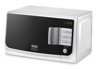 Il microonde Sfornatutto MW 20G di Dè Longhi combina i vantaggi delle microonde e del grill per cuocere al gratin e per avere del cibo gustoso, croccante fuori e morbido dentro. Ha capacità di 20 litri, potenza di 1.050 watt, timer di 60 minuti e è regolabile su 5 combinazioni di cottura: solo microonde, solo cottura grill, combinazione microonde+grill, defrost, funzione breakfast che è programmabile per avere la colazione preferita sempre pronta. Prezzo 120 euro. www.delonghi.com Il microonde Sfornatutto MW 20G di Dè Longhi combina i vantaggi delle microonde e del grill per cuocere al gratin e per avere del cibo gustoso, croccante fuori e morbido dentro. Ha capacità di 20 litri, potenza di 1.050 watt, timer di 60 minuti e è regolabile su 5 combinazioni di cottura: solo microonde, solo cottura grill, combinazione microonde+grill, defrost, funzione breakfast che è programmabile per avere la colazione preferita sempre pronta. Prezzo 120 euro. www.delonghi.com
