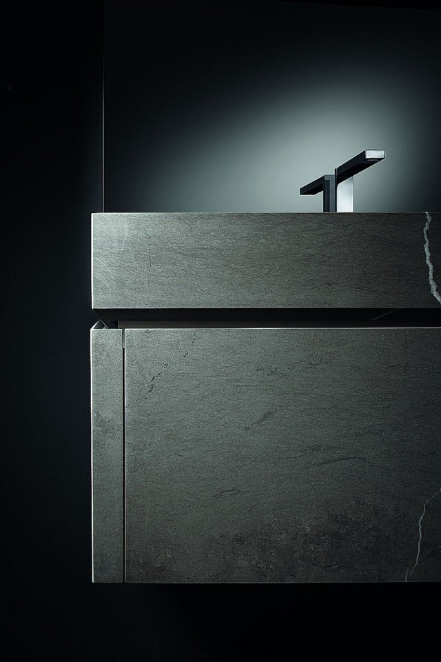 lavandino bagno collezione Puro di Milldue, con top integrato High e rubinetteria H2O cromata lavandino bagno collezione Puro di Milldue, con top integrato High e rubinetteria H2O cromata
