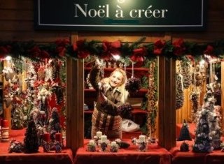 Una tipica casetta in legno del marché vert Noel di Aosta Una tipica casetta in legno del marché vert Noel di Aosta
