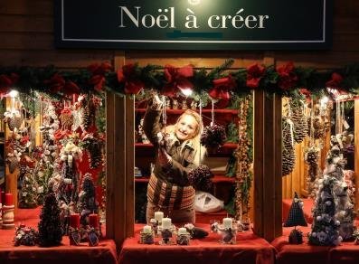 Una tipica casetta in legno del marché vert Noel di Aosta Una tipica casetta in legno del marché vert Noel di Aosta