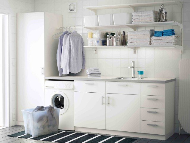 Il mobile base Metod/Förvara della composizione per lavanderia di Ikea Italia Retail è dotato di due ante e due cassetti. Vi è incassato il lavabo Boholmen in acciaio inox profondo 18 cm. Il mobile misura L 40 x P 60 x H 80 cm e costa 115 euro. Il lavello L 48 x P 50 cm e costa 67 euro. www.ikea.it Il mobile base Metod/Förvara della composizione per lavanderia di Ikea Italia Retail è dotato di due ante e due cassetti. Vi è incassato il lavabo Boholmen in acciaio inox profondo 18 cm. Il mobile misura L 40 x P 60 x H 80 cm e costa 115 euro. Il lavello L 48 x P 50 cm e costa 67 euro. www.ikea.it