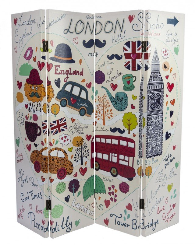 É rivestito in ecopelle decorata da allegri disegni dedicati alla città di Londra il mini paravento della collezione London Things di Novità Home: permette di creare un angolo riparato nella cameretta. Ha quattro ante in legno di felce canvas e un’altezza ridotta adatta ai bambini. Misura L 130 x H 130 cm. Prezzo 105 euro. www.novitahome.com É rivestito in ecopelle decorata da allegri disegni dedicati alla città di Londra il mini paravento della collezione London Things di Novità Home: permette di creare un angolo riparato nella cameretta. Ha quattro ante in legno di felce canvas e un’altezza ridotta adatta ai bambini. Misura L 130 x H 130 cm. Prezzo 105 euro. www.novitahome.com