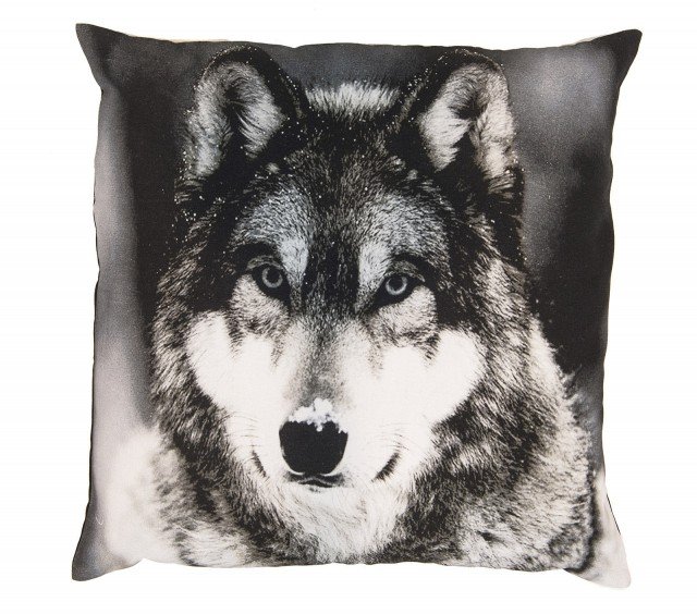 Il cuscino Lupo di Novità Home è perfetto per dare un tocco dark alla stanza dei ragazzi. 50 x 50 cm, prezzo 21,50 euro. www.novitahome.com Il cuscino Lupo di Novità Home è perfetto per dare un tocco dark alla stanza dei ragazzi. 50 x 50 cm, prezzo 21,50 euro. www.novitahome.com