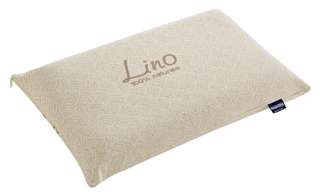 Il cuscino effetto spa, un'idea regalo unisex. Geogreen Orthomassage di Magniflex è caratterizzato da una particolare struttura a sporgenze che massaggia dolcemente la zona cervicale e quella del viso per una naturale rivitalizzazione della circolazione corporea. Prezzo 109 euro. www.magniflex.com Il cuscino effetto spa, un'idea regalo unisex. Geogreen Orthomassage di Magniflex è caratterizzato da una particolare struttura a sporgenze che massaggia dolcemente la zona cervicale e quella del viso per una naturale rivitalizzazione della circolazione corporea. Prezzo 109 euro. www.magniflex.com