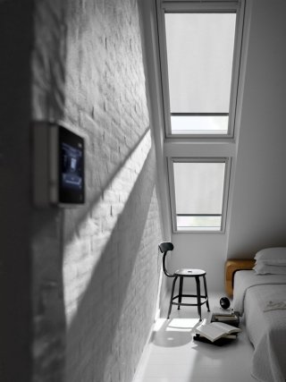 finestra della serie Integra, modello Ggu di Velux con sensore integrato finestra della serie Integra, modello Ggu di Velux con sensore integrato