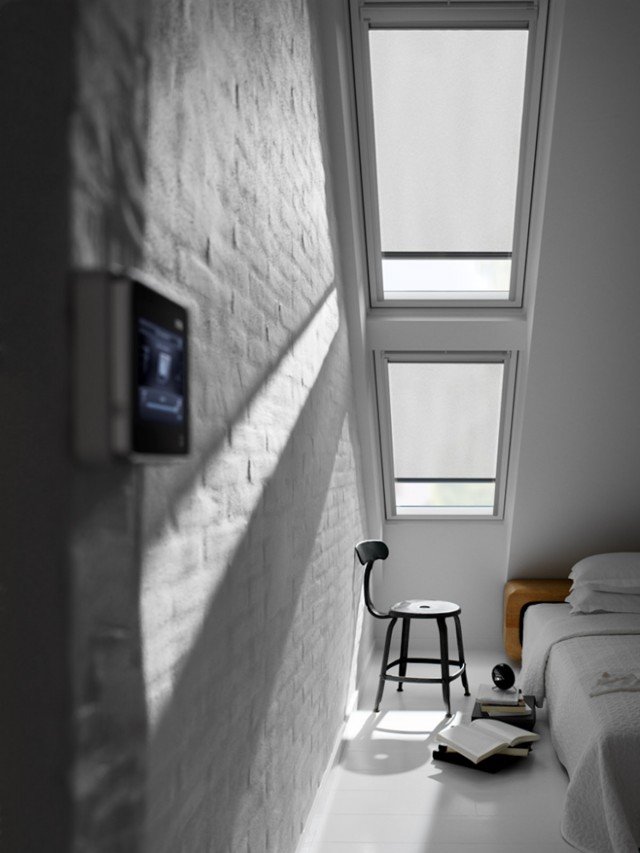 finestra della serie Integra, modello Ggu di Velux con sensore integrato finestra della serie Integra, modello Ggu di Velux con sensore integrato