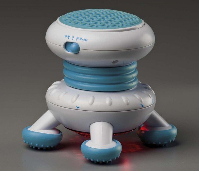 Il mini massaggiatore Zen di Ardes funziona a batteria facendo solo vibrazione o l’abbinamento vibrazione + infrarossi che offre una piacevole sensazione di calore. In dotazione ha l’accessorio gel per effettuare anche un massaggio a freddo. La testina snodabile e l’accessorio a nodi garantiscono applicazioni più o meno intense su tutte le parti del corpo. Prezzo 19,90 euro. www.ardes.it Il mini massaggiatore Zen di Ardes funziona a batteria facendo solo vibrazione o abbinamento vibrazione + infrarossi che offre una piacevole sensazione di calore. In dotazione ha l’accessorio gel per effettuare anche un massaggio a freddo. La testina snodabile e l’accessorio a nodi garantiscono applicazioni più o meno intense su tutte le parti del corpo. Prezzo 19,90 euro. www.ardes.it Il mini massaggiatore Zen di Ardes funziona a batteria facendo solo vibrazione o l’abbinamento vibrazione + infrarossi che offre una piacevole sensazione di calore. In dotazione ha l’accessorio gel per effettuare anche un massaggio a freddo. La testina snodabile e l’accessorio a nodi garantiscono applicazioni più o meno intense su tutte le parti del corpo. Prezzo 19,90 euro. www.ardes.it Il mini massaggiatore Zen di Ardes funziona a batteria facendo solo vibrazione o abbinamento vibrazione + infrarossi che offre una piacevole sensazione di calore. In dotazione ha l’accessorio gel per effettuare anche un massaggio a freddo. La testina snodabile e l’accessorio a nodi garantiscono applicazioni più o meno intense su tutte le parti del corpo. Prezzo 19,90 euro. www.ardes.it