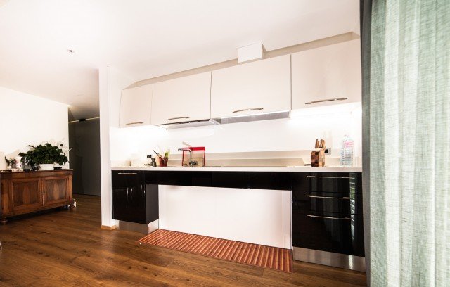 Nel prototipo di abitazione S.M.A.R.T Home Project gli arredi superano le barriere architettoniche. Il programma cucina Utility System di Scavolini è caratterizzato da una serie di innovazioni tecnologiche applicabili a tutti i modelli attualmente in collezione. www.scavolini.it Nel prototipo di abitazione S.M.A.R.T Home Project gli arredi superano le barriere architettoniche. Il programma cucina Utility System di Scavolini è caratterizzato da una serie di innovazioni tecnologiche applicabili a tutti i modelli attualmente in collezione. www.scavolini.it