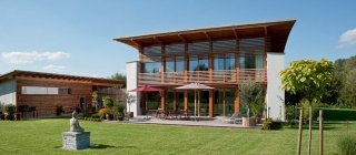 casa prefabbricata linea Residenz si basa su strutture a telaio e linea Casablanca su strutture a pannelli in legno massiccio Rubner Haus casa prefabbricata linea Residenz si basa su strutture a telaio e linea Casablanca su strutture a pannelli in legno massiccio Rubner Haus