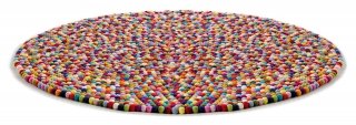 Pinocchio di Hay in vendita su Made in design è un pezzo originale e coloratissimo: è formato da una moltitudine di palline colorate in pura lana fabbricate a mano in Nepal. Misura Ø 90 cm. Prezzo 244 euro. www.madeindesign.it Pinocchio di Hay in vendita su Made in design è un pezzo originale e coloratissimo: è formato da una moltitudine di palline colorate in pura lana fabbricate a mano in Nepal. Misura Ø 90 cm. Prezzo 244 euro. www.madeindesign.it