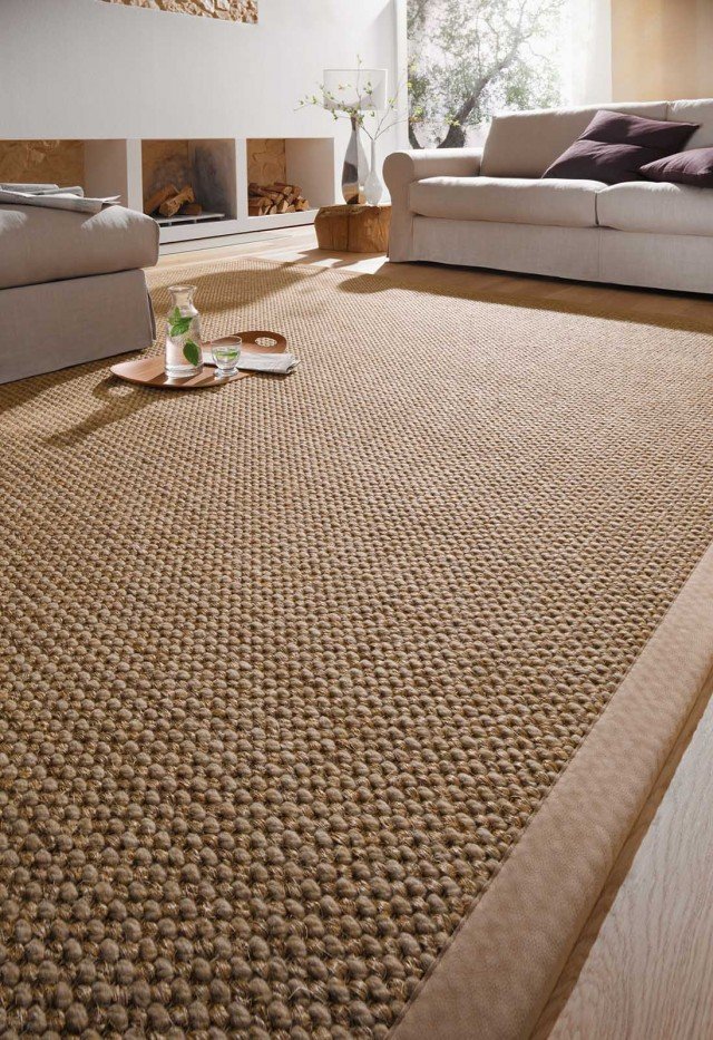 Zoom 3536 della collezione Natura di Jab Anstoetz è realizzato in pregiato Sisal a trama grossa impreziosito con filato in lana infeltrito; ha una raffinata bordatura tono su tono in pelle Nubuk. Misura H 400 cm. Prezzo 110 euro al metro quadro. www.jab.de Zoom 3536 della collezione Natura di Jab Anstoetz è realizzato in pregiato Sisal a trama grossa impreziosito con filato in lana infeltrito; ha una raffinata bordatura tono su tono in pelle Nubuk. Misura H 400 cm. Prezzo 110 euro al metro quadro. www.jab.de