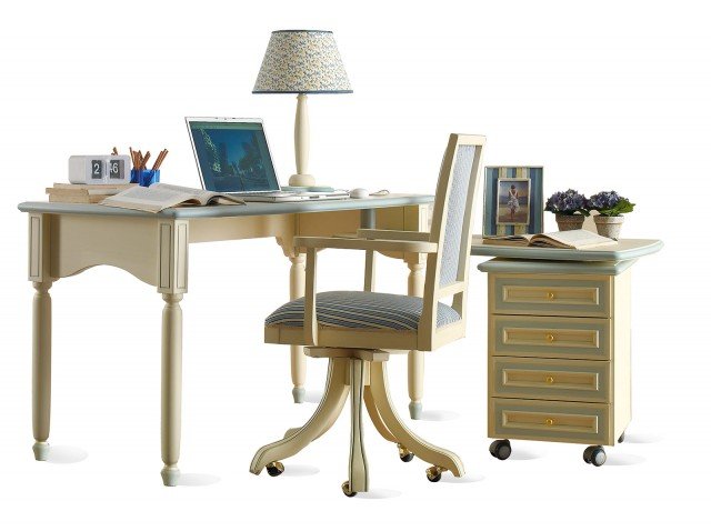 La poltroncina art. HL00 di Ferretti e Ferretti è dotata di un alto schienale imbottito per il massimo comfort; la struttura e il rivestimento in tessuto le danno un aspetto piacevolmente rétro e permettono di accostarla ad arredi classici. Misura L 57 x P 47 x H 105 cm. Prezzo 878 euro. www.ferrettieferretti.it La poltroncina art. HL00 di Ferretti e Ferretti è dotata di un alto schienale imbottito per il massimo comfort; la struttura e il rivestimento in tessuto le danno un aspetto piacevolmente rétro e permettono di accostarla ad arredi classici. Misura L 57 x P 47 x H 105 cm. Prezzo 878 euro. www.ferrettieferretti.it