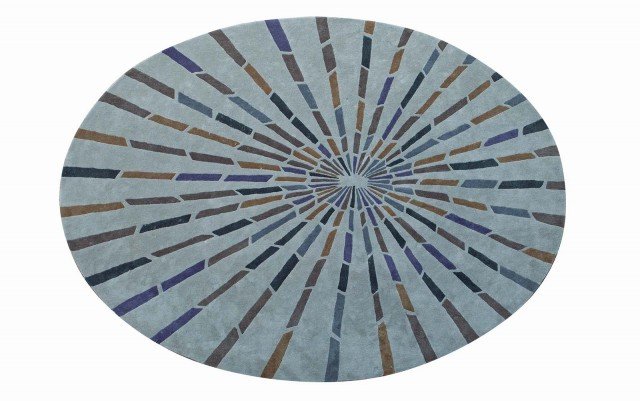 Bloom di Roche Bobois ha un’originale forma ovale ed è realizzato in pregiata lana della Nuova Zelanda; il decoro crea un effetto optical. Misura L 220 x P 320 cm. Prezzo 3.490 euro. www.roche-bobois.com Bloom di Roche Bobois ha un’originale forma ovale ed è realizzato in pregiata lana della Nuova Zelanda; il decoro crea un effetto optical. Misura L 220 x P 320 cm. Prezzo 3.490 euro. www.roche-bobois.com