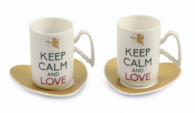 6 Dalla collezione San Valentino di Villa d'Este Home Tivoli, coppia di tazzine da caffè in ceramica con piattino a forma di cuore. Misurano ø 4,5 x H 7 cm. Prezzo su richiesta. www.villadestehometivoli.it 6 Dalla collezione San Valentino di Villa d'Este Home Tivoli, coppia di tazzine da caffè in ceramica con piattino a forma di cuore. Misurano ø 4,5 x H 7 cm. Prezzo su richiesta. www.villadestehometivoli.it