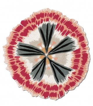 Botanica di MissoniHome ricorda una grande e romantica corolla nelle tonalità del rosa; è realizzato in lana e le dimensioni contenute permettono di collocarlo anche in spazi ridotti. Misura ø 110 cm. Prezzo 543 euro. www.missonihome.com Botanica di MissoniHome ricorda una grande e romantica corolla nelle tonalità del rosa; è realizzato in lana e le dimensioni contenute permettono di collocarlo anche in spazi ridotti. Misura ø 110 cm. Prezzo 543 euro. www.missonihome.com