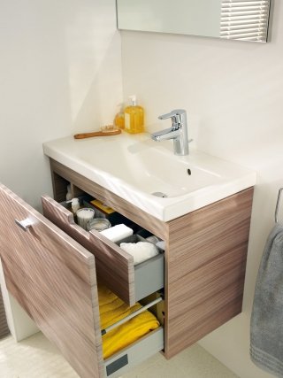 mobile lavabo della collezione Connect Space di Ideal Standard con cassetto esterno e uno interno a estrazione totale mobile lavabo della collezione Connect Space di Ideal Standard con cassetto esterno e uno interno a estrazione totale