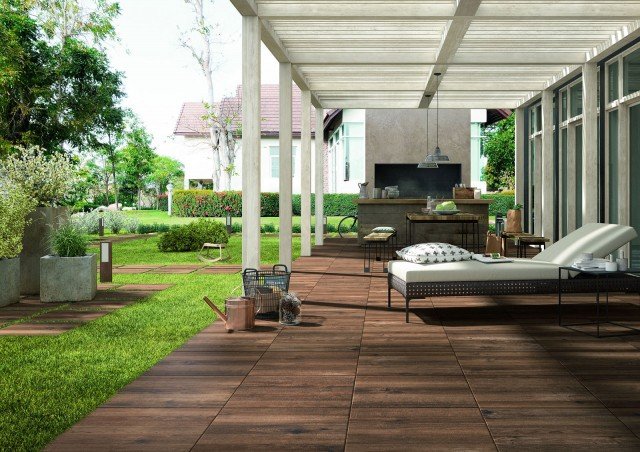 Treverkhome20 di Marazzi è un elemento in gres fine porcellanato colorato in massa che ha la superficie satinata con una piacevole alternanza tra lucido e matt. È disponibile nelle varianti Frassino, Rovere, Larice e Quercia, può essere usato per rivestire pavimenti all’esterno e si posa anche a secco su erba e ghiaia. Misura L 60 x P 60 cm. www.marazzigroup.it Treverkhome20 di Marazzi è un elemento in gres fine porcellanato colorato in massa che ha la superficie satinata con una piacevole alternanza tra lucido e matt. È disponibile nelle varianti Frassino, Rovere, Larice e Quercia, può essere usato per rivestire pavimenti all’esterno e si posa anche a secco su erba e ghiaia. Misura L 60 x P 60 cm. www.marazzigroup.it