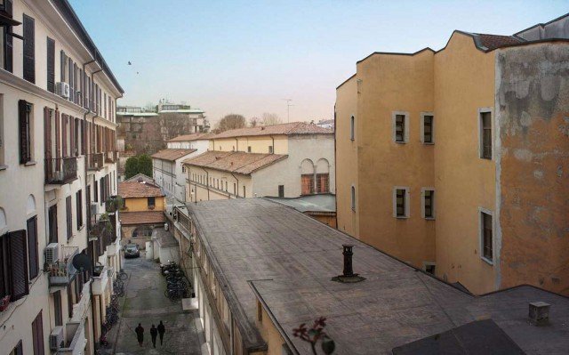 II tetto piano dell'edificio di via Palermo a Milano, in zona Brera, così come si presentava prima dell'intervento. II tetto piano dell'edificio di via Palermo a Milano, in zona Brera, così come si presentava prima dell'intervento.