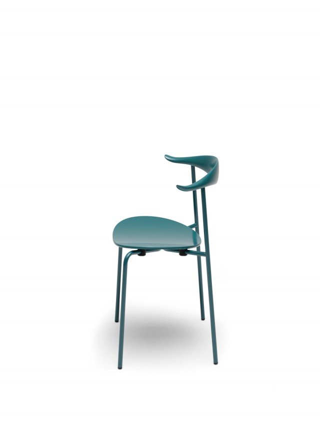 CH88 di Carl Hansen & Son è una sedia industriale che oggi viene presentata in una nuova gamma di colori. L’intero telaio è realizzato in resistente acciaio colorato; lo schienale ha una forma originale che la rende unica. www.carlhansen.com CH88 di Carl Hansen & Son è una sedia industriale che oggi viene presentata in una nuova gamma di colori. L’intero telaio è realizzato in resistente acciaio colorato; lo schienale ha una forma originale che la rende unica. www.carlhansen.com