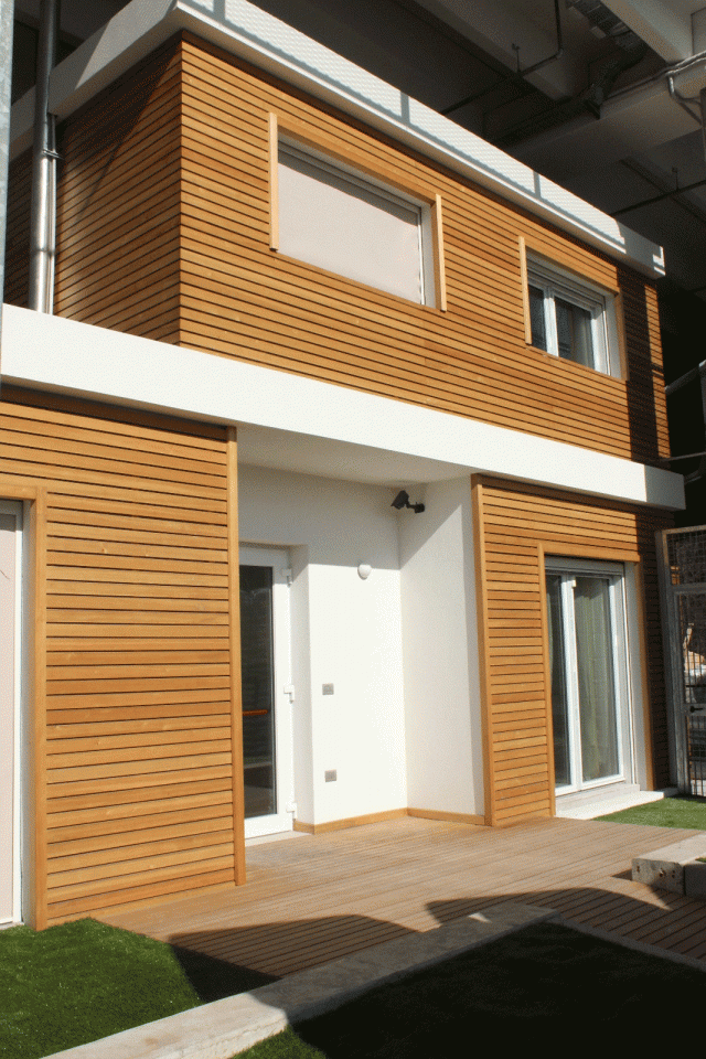 La Bio House è una vera e propria casa in classe energetica A+, costruita di fianco al punto vendita di Solbiate al cui interno è possibile trovare una selezione di prodotti dall'anima “green”. La Bio House è una vera e propria casa in classe energetica A+, costruita di fianco al punto vendita di Solbiate al cui interno è possibile trovare una selezione di prodotti dall'anima “green”.