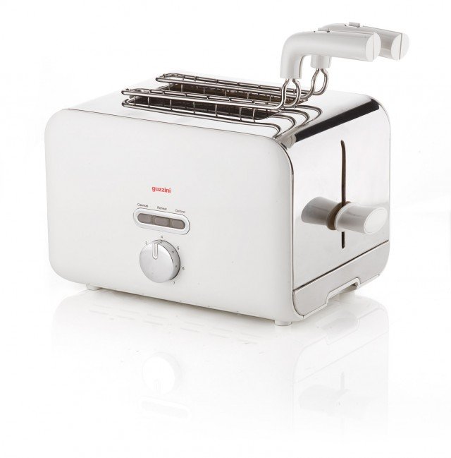 Scongela, riscalda brioches, pane e panini e ha manopola girevole per il controllo della tostatura, G-Style di Guzzini. Le pinze sono completamente apribili per una facile pulizia e una veloce preparazione dei toast. Ha potenza di 850 watt. Prezzo 79 euro. www.fratelliguzzini.com Scongela, riscalda brioches, pane e panini e ha manopola girevole per il controllo della tostatura, G-Style di Guzzini. Le pinze sono completamente apribili per una facile pulizia e una veloce preparazione dei toast. Ha potenza di 850 watt. Prezzo 79 euro. www.fratelliguzzini.com