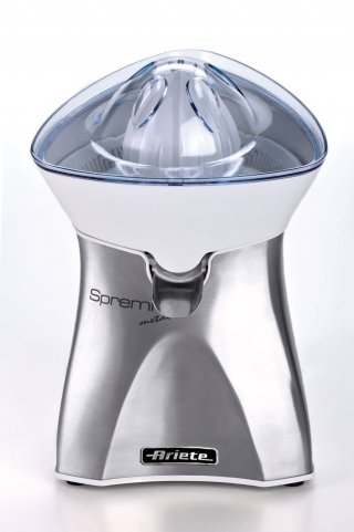 Interamente in metallo, Spremì Metal di Ariete è dotato di doppio cono con alette per premere la polpa e beccuccio salvagoccia. Grazie al movimento rotatorio alternato e ai suoi 60 watt di potenza si ottengono velocemente ottime spremute direttamente nel bicchiere. Prezzo 34,90 euro. www.ariete.net Interamente in metallo, Spremì Metal di Ariete è dotato di doppio cono con alette per premere la polpa e beccuccio salvagoccia. Grazie al movimento rotatorio alternato e ai suoi 60 watt di potenza si ottengono velocemente ottime spremute direttamente nel bicchiere. Prezzo 34,90 euro. www.ariete.net