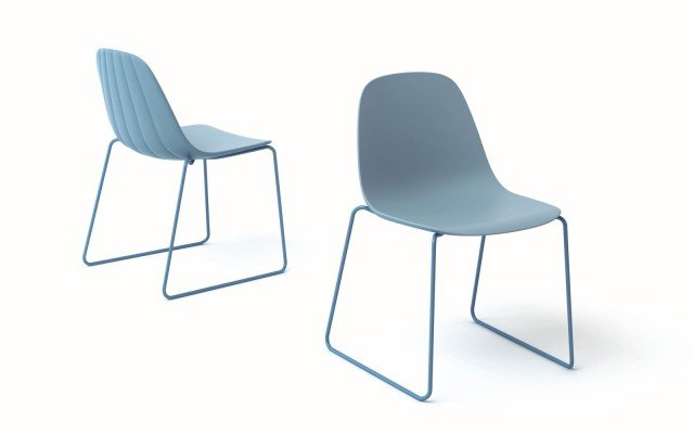 Babah di Chairs & More è un modello classico e innovativo allo stesso tempo. La scocca è in poliuretano rigido ignifugo e la base, disponibile a slitta o con quattro gambe, è in metallo. Lo schienale presenta sul retro una piacevole decorazione. www.chairsandmore.it Babah di Chairs & More è un modello classico e innovativo allo stesso tempo. La scocca è in poliuretano rigido ignifugo e la base, disponibile a slitta o con quattro gambe, è in metallo. Lo schienale presenta sul retro una piacevole decorazione. www.chairsandmore.it