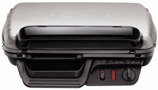 La bistecchiera XL800 di Rowenta ha potenza di 2.400 watt, è regolabile su posizione barbecue e tostiera, ha piastre rimovibili e lavabili in lavastoviglie, vaschette raccolta grassi e termostato regolabile. Prezzo 137,90 euro. www.rowenta.it La bistecchiera XL800 di Rowenta ha potenza di 2.400 watt, è regolabile su posizione barbecue e tostiera, ha piastre rimovibili e lavabili in lavastoviglie, vaschette raccolta grassi e termostato regolabile. Prezzo 137,90 euro. www.rowenta.it