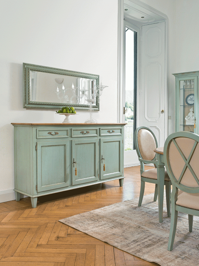 Namaka di Tonin Casa ricorda i preziosi arredi del passato nella forma e nella delicata tonalità pastello; è disponibile in altre quindici varianti di colore e tre tinte legno. Misura L 178 x P 50 x H 105 cm. Prezzo 3.225 euro. www.tonincasa.it Namaka di Tonin Casa ricorda i preziosi arredi del passato nella forma e nella delicata tonalità pastello; è disponibile in altre quindici varianti di colore e tre tinte legno. Misura L 178 x P 50 x H 105 cm. Prezzo 3.225 euro. www.tonincasa.it