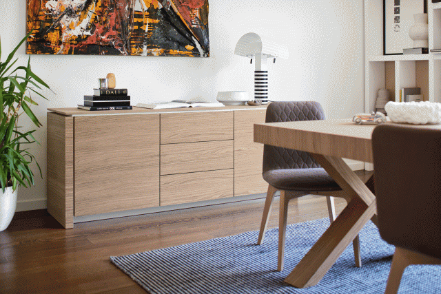 Un linea pulita per Mag Wood di Calligaris il modello interamente realizzato in legno nella finitura natural; le ante sono dotate del sistema di apertura a spinta con calamita. In ogni vano è presente un piano in vetro trasparente temprato. Misura L 193 x P 52 x H 84 cm. Prezzo 2.112 euro. www.calligaris.it Un linea pulita per Mag Wood di Calligaris il modello interamente realizzato in legno nella finitura natural; le ante sono dotate del sistema di apertura a spinta con calamita. In ogni vano è presente un piano in vetro trasparente temprato. Misura L 193 x P 52 x H 84 cm. Prezzo 2.112 euro. www.calligaris.it