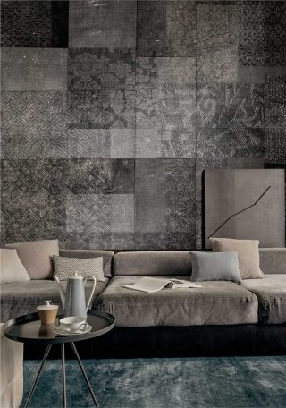 La nuova collezione di carta da parati per interni di Wall&Decò (ma ce ne sono anche una per esterni e una adatta al contatto con l’acqua) presenta motivi visivi sorprendenti, materializzando sulla parete pattern decorativi con effetti tridimensionali. www.wallanddeco.com La nuova collezione di carta da parati per interni di Wall&Decò (ma ce ne sono anche una per esterni e una adatta al contatto con l’acqua) presenta motivi visivi sorprendenti, materializzando sulla parete pattern decorativi con effetti tridimensionali. www.wallanddeco.com