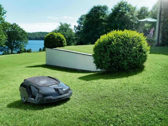 Automower Solar Hybrid è un robot rasaerba di Husqvarna Automower Solar Hybrid è un robot rasaerba di Husqvarna