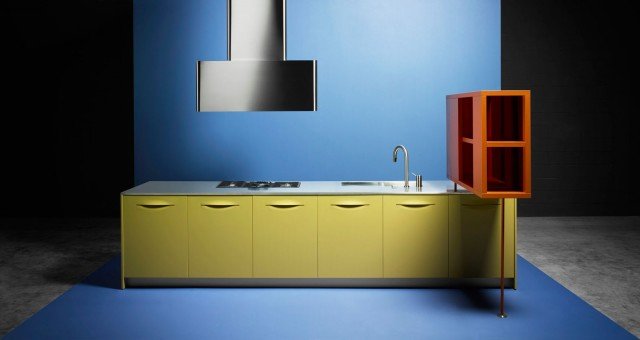 In occasione del Fuorisalone, esce una nuova versione, laccata e monocromatica, del modello Pampa di Schiffini. È visibile nello showroom di via Visconti di Modrone a Milano. www.schiffini.com In occasione del Fuorisalone, esce una nuova versione, laccata e monocromatica, del modello Pampa di Schiffini. È visibile nello showroom di via Visconti di Modrone a Milano. www.schiffini.com