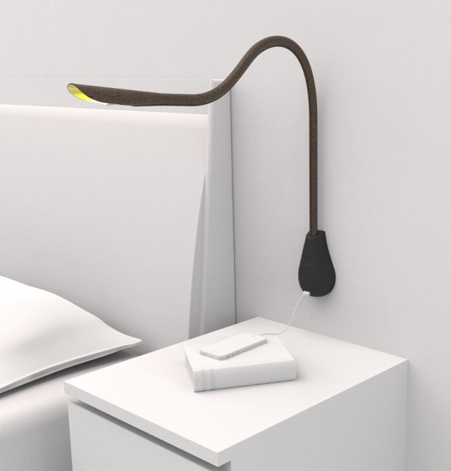 Cobra di Innermost è studiata per la precisione luminosa ed è perfetta per un utilizzo a comodino ma anche per dare un accento in più a quadri e fotografie appesi a una parete. Il corpo flessuoso sostiene un petalo di alluminio anodizzato con fonte luminosa a LED e nella base è installata una presa USB per ricaricare smartphone e tablet. Disponibile con finitura bianca e marrone. www.innermost.net Cobra di Innermost è studiata per la precisione luminosa ed è perfetta per un utilizzo a comodino ma anche per dare un accento in più a quadri e fotografie appesi a una parete. Il corpo flessuoso sostiene un petalo di alluminio anodizzato con fonte luminosa a LED e nella base è installata una presa USB per ricaricare smartphone e tablet. Disponibile con finitura bianca e marrone. www.innermost.net