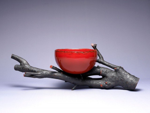 Specchio della tradizione artigianale coreana, i 193 oggetti d’arredamento che compongono la mostra Constancy and Change visitabile alla Triennale di Milano sono realizzati da 23 maestri artigiani e ottenuti attraverso la manipolazione dei più svariati materiali. www.triennale.org Specchio della tradizione artigianale coreana, i 193 oggetti d’arredamento che compongono la mostra Constancy and Change visitabile alla Triennale di Milano sono realizzati da 23 maestri artigiani e ottenuti attraverso la manipolazione dei più svariati materiali. www.triennale.org