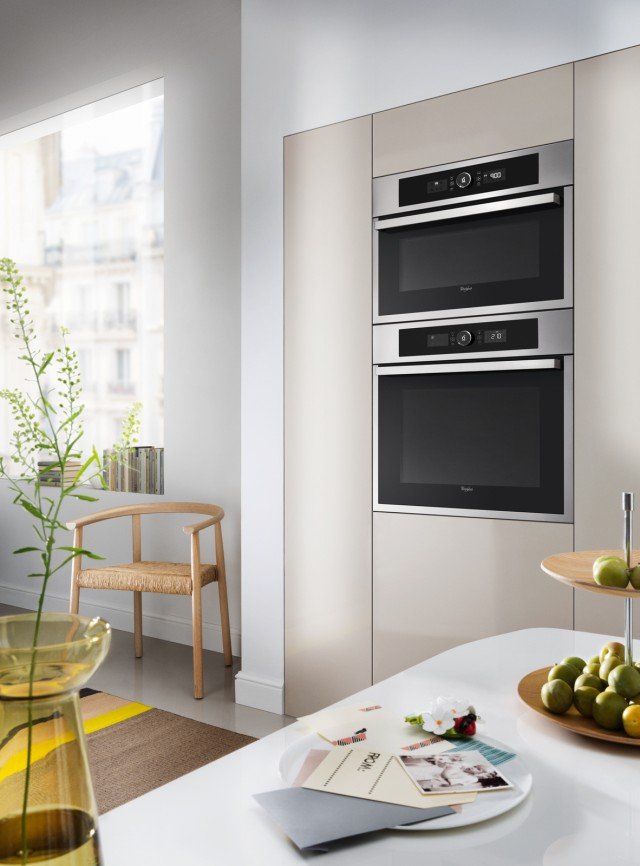 Durante la design week Whirlpool presenta forno e micronde della linea 6° Senso nella nuova versione Urban design. www.whirlpool.it Durante la design week Whirlpool presenta forno e micronde della linea 6° Senso nella nuova versione Urban design. www.whirlpool.it